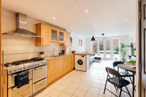 6 bedroom house to rent, Beatrix Place, Bristol BS7