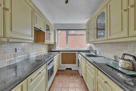 2 bedroom apartment for sale, Barchester Lodge, Woodside Park N12