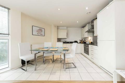 2 bedroom flat to rent, Granville Gardens, London W5