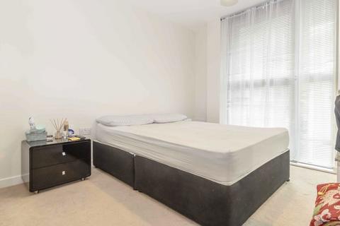 2 bedroom flat to rent, Granville Gardens, London W5