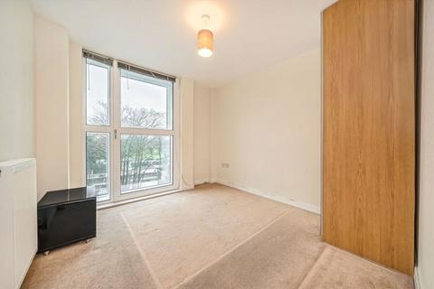 2 bedroom flat to rent, Granville Gardens, London W5