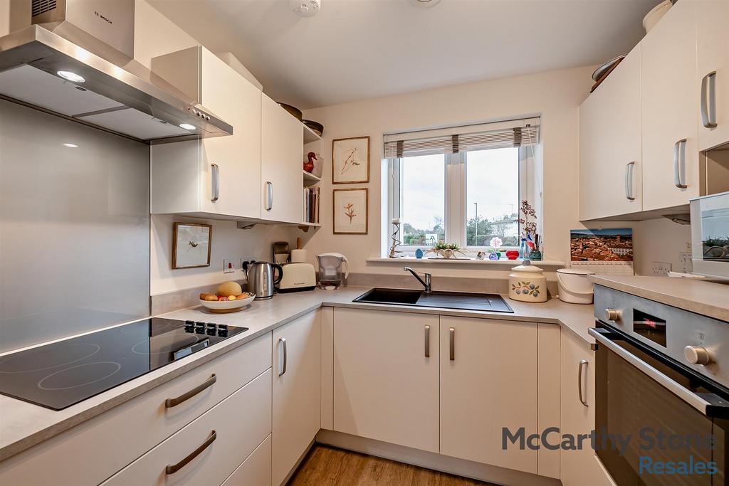 Kitchen: