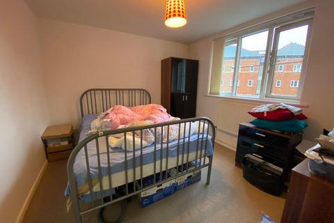 2 bedroom flat to rent, Flat 4 4 Wharf Close, Manchester