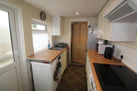 3 bedroom house to rent, Hummer Road, Egham TW20