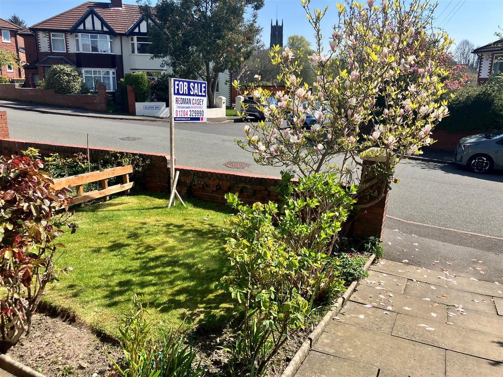 Front garden new.jpg
