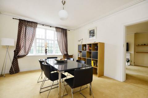 4 bedroom flat to rent, Wildcroft Road, Putney Heath, London, SW15