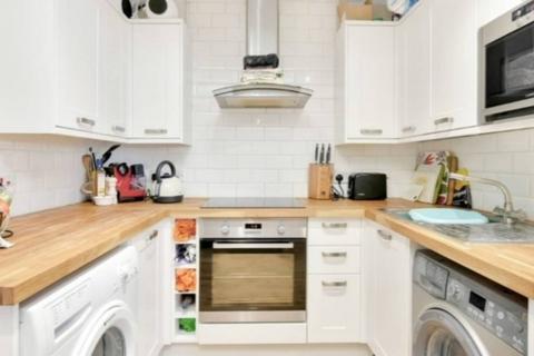 2 bedroom flat for sale, Lordship Lane, East Dulwich, London, SE22