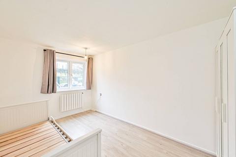 1 bedroom flat to rent, Broadhead Strand, Edgware, London, NW9