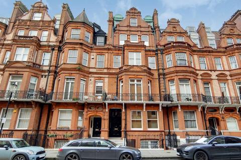 Studio to rent, Draycott Place, Sloane Square, London, SW3