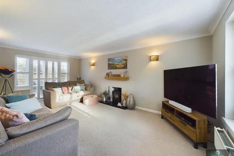 4 bedroom detached house for sale, Henley Close, Maidenbower RH10