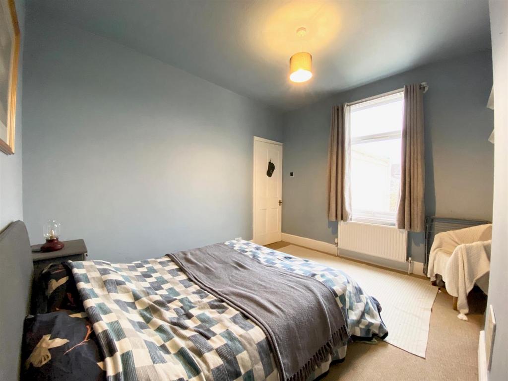 10 Stirling Road   Bedroom 2 (2).jpg