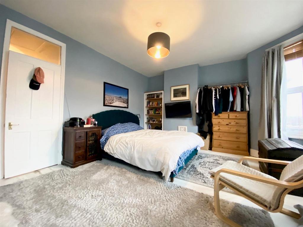 10 Stirling Road   Bedroom 3 2.jpg