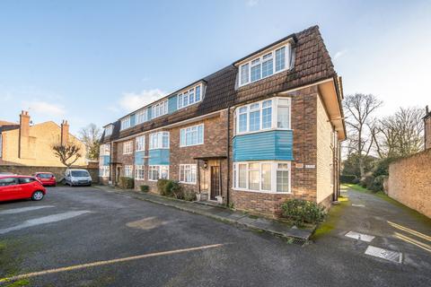 5 Sutton Court, London, W5 3PG