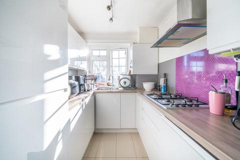 5 Sutton Court, London, W5 3PG