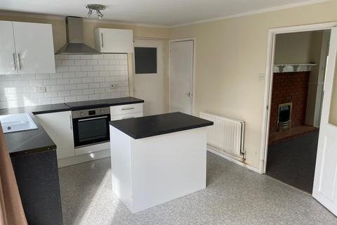 3 bedroom house to rent, Hednesford Road, Heath Hayes, Cannock