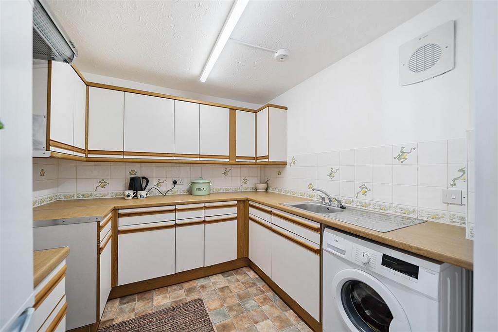 Apartment in Swanage - View 4