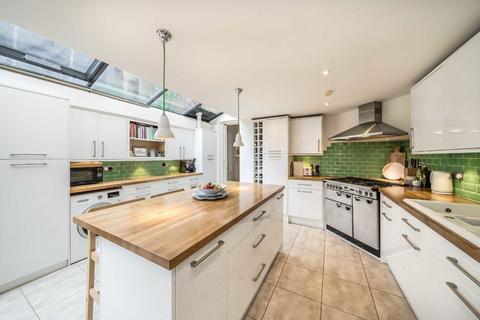 3 bedroom house for sale, Robertson Street, London SW8