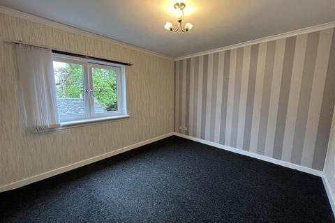 2 bedroom flat to rent, Main street, Perth