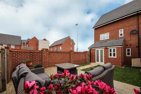 3 bedroom townhouse for sale, Maplebeck Drive, Southport PR8