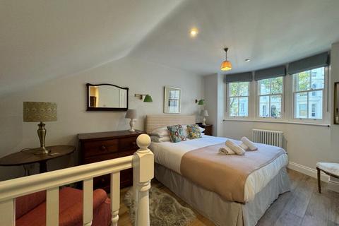 1 bedroom cottage to rent, Upper Rock Gardens, Brighton