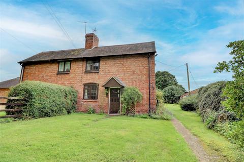 3 bedroom semi-detached house to rent, Near to Charlecote, Warwickshire