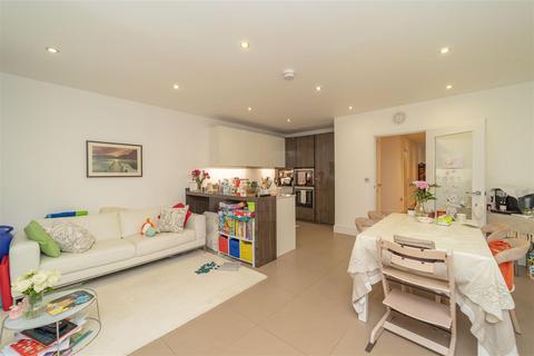 4 bedroom terraced house to rent, Emerald Square, London, SW15