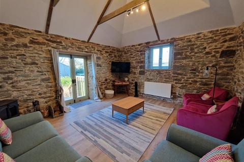 3 bedroom barn conversion to rent, Tregavethan, Truro