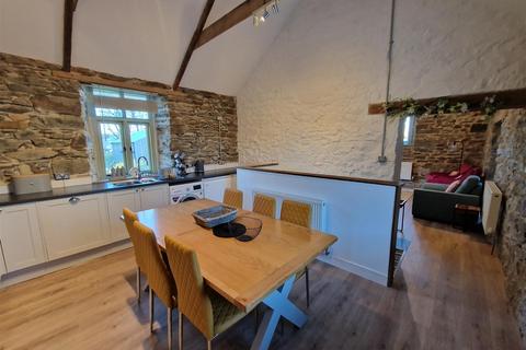 3 bedroom barn conversion to rent, Tregavethan, Truro