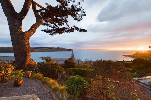 2 bedroom apartment for sale, 150 yards from Tavern Beach, St Mawes, Cornwall