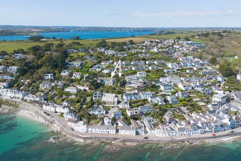 2 bedroom apartment for sale, 150 yards from Tavern Beach, St Mawes, Cornwall