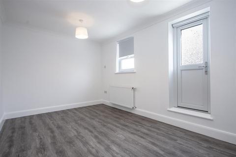 1 bedroom flat to rent, Ravenscroft Road, Beckenham BR3