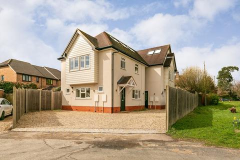 29 Cherry Tree Road, Milford, Godalming, GU8 5AX