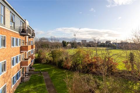 2 bedroom apartment for sale, Kingsbridge Avenue, London, W3