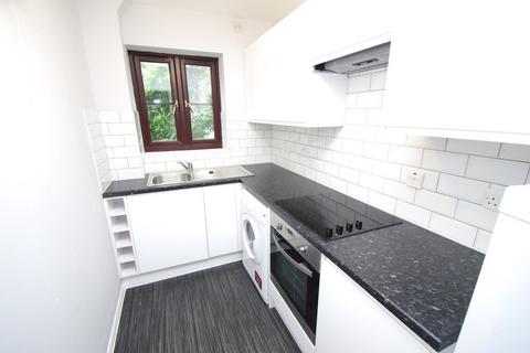 1 bedroom flat to rent, Dellfield Court, Hempstead Road, WATFORD, WD17