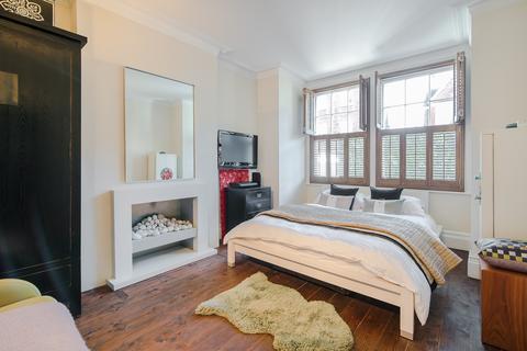 3 bedroom flat for sale, Ashleigh Road