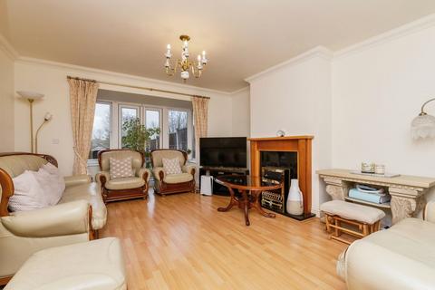 4 bedroom semi-detached house for sale, Avon Road, Upminster RM14