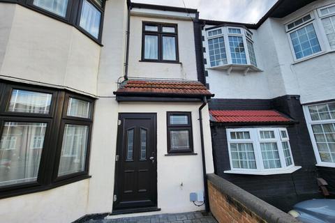 1 bedroom flat to rent, Ridgeway Gardens, Ilford, IG4