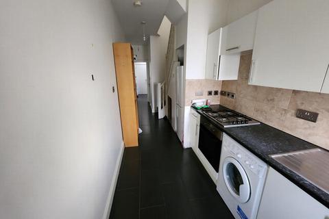 1 bedroom flat to rent, Ridgeway Gardens, Ilford, IG4