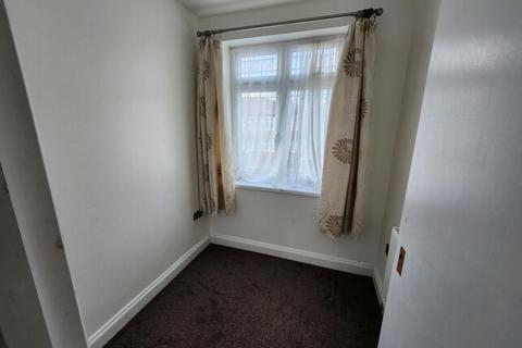 1 bedroom flat to rent, Ridgeway Gardens, Ilford, IG4