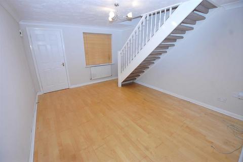 2 bedroom terraced house to rent, The Chilterns, Stevenage SG1