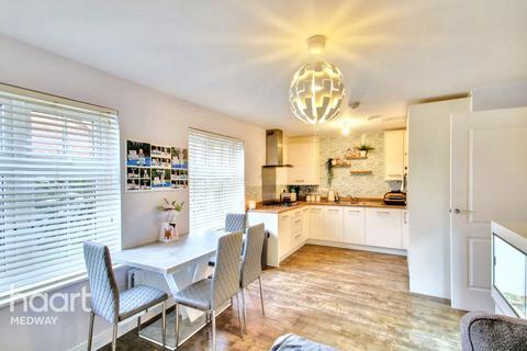 2 bedroom flat for sale, Germander Avenue, ROCHESTER