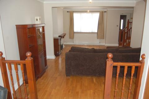 2 bedroom semi-detached house to rent, Hampden Road, Harrow HA3