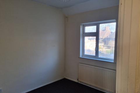 2 bedroom end of terrace house to rent, East Ham , E13