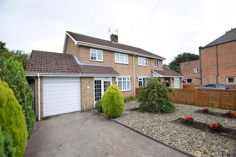 3 bedroom semi-detached house to rent, Garth End Road, West Ayton