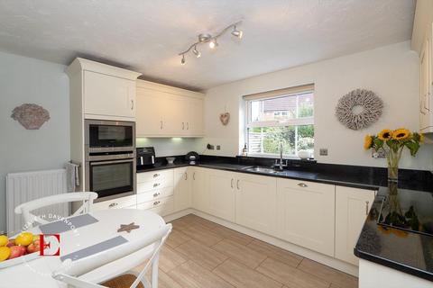 4 bedroom detached house for sale, Tilehurst Drive, Bannerbrook