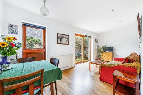 2 bedroom ground floor maisonette for sale, Carlton Road, London, W4