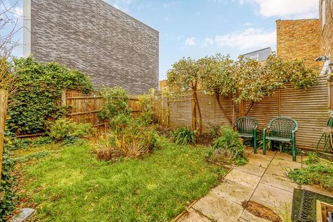 2 bedroom ground floor maisonette for sale, Carlton Road, London, W4