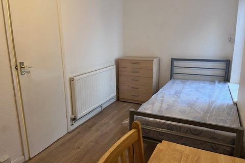 House share to rent, High Street, Ruislip HA4