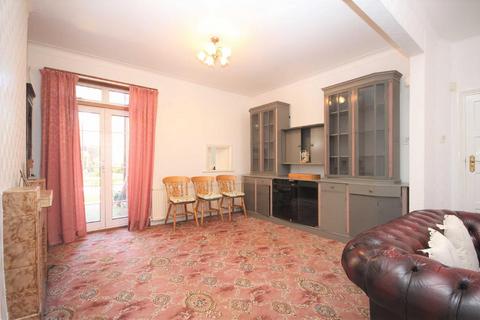 3 bedroom terraced house to rent, Grove Road, Walthamstow