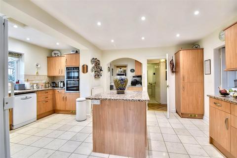 5 bedroom detached house for sale, Evertons Close, Worcestershire WR9